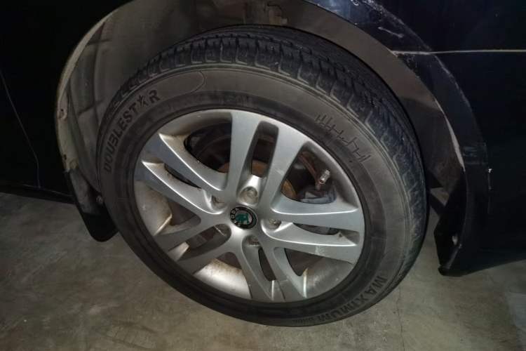 Used Skoda Octavia 2013 1.6L Automatic Yijun Edition Right Front Wheel Hub
