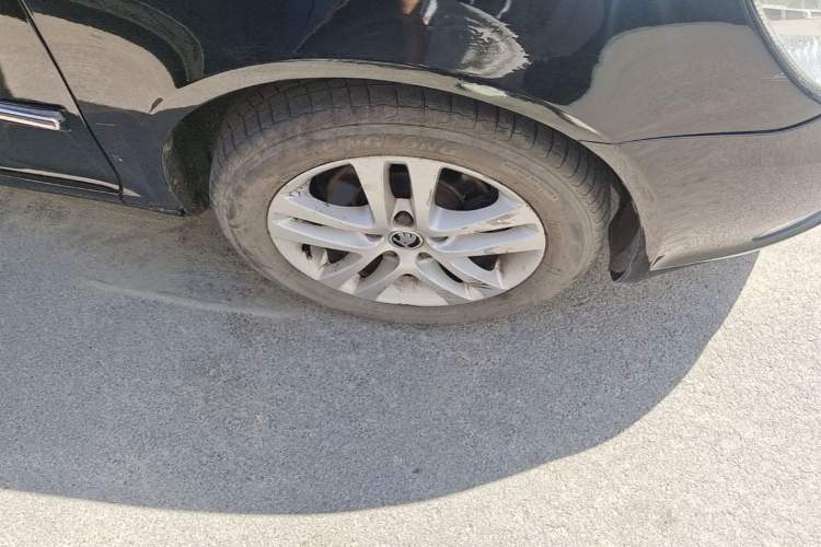 Used Skoda Octavia 2013 1.6L Automatic Yijun Edition Right Front Wheel Hub