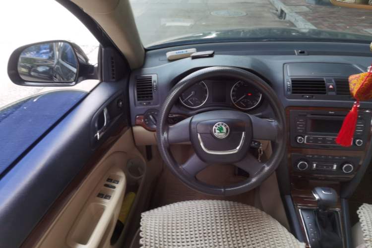 Used Skoda Octavia 2013 1.6L Automatic Yijun Edition Steering Wheel