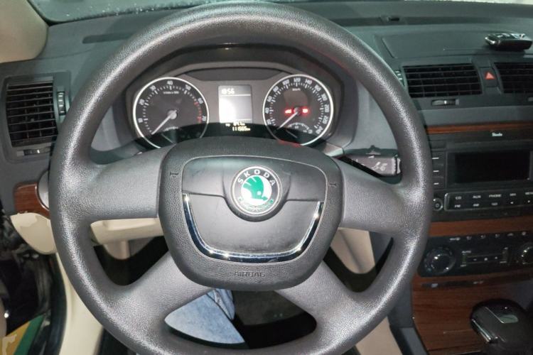 Used Skoda Octavia 2013 1.6L Automatic Yijun Edition Steering Wheel