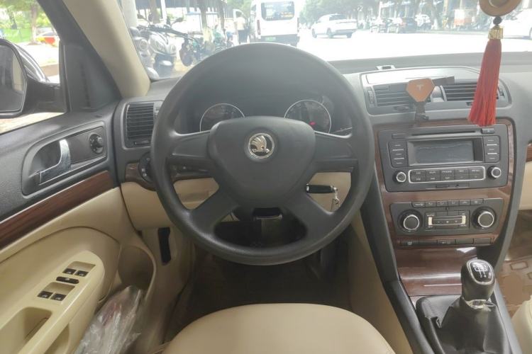 Used Skoda Octavia 2013 1.6L Manual Yijun Edition Steering Wheel