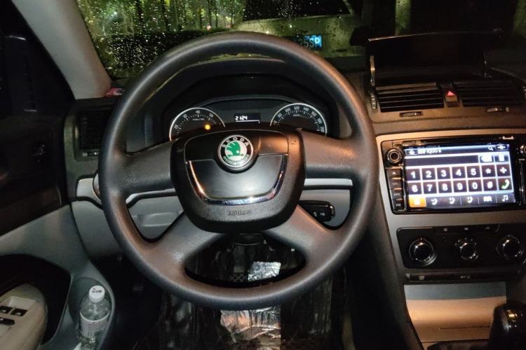 Used Skoda Octavia 2013 1.6L Manual Yijie Edition Steering Wheel