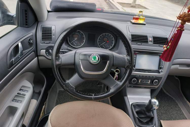 Used Skoda Octavia 2013 1.6L Manual Yijun Edition Steering Wheel