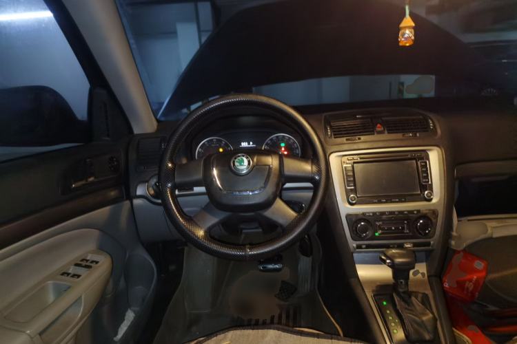 Used Skoda Octavia 2013 1.6L Automatic Yijun Edition Steering Wheel