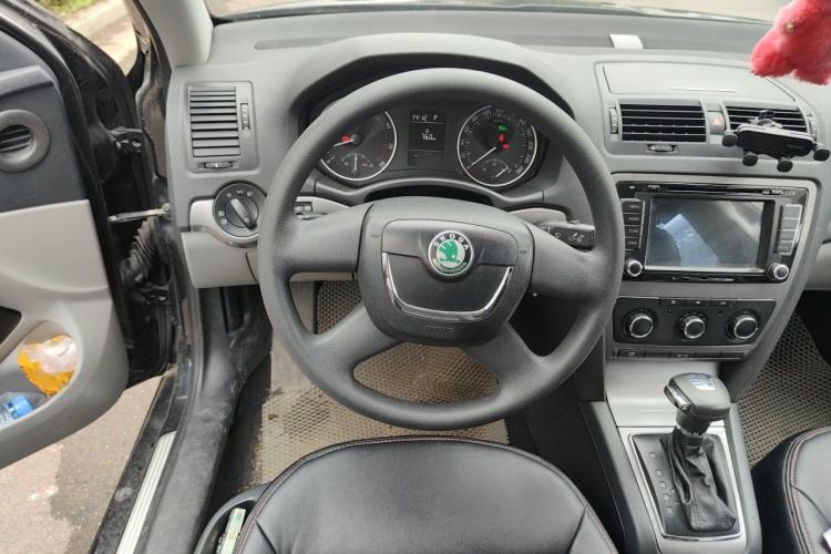 Used Skoda Octavia 2013 2.0L Automatic Yijie Edition Steering Wheel