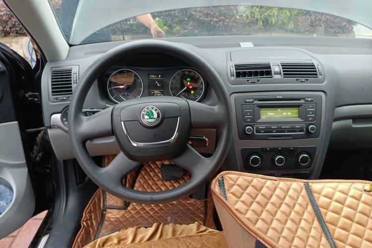 Used Skoda Octavia 2013 2.0L Automatic Yijie Edition Steering Wheel