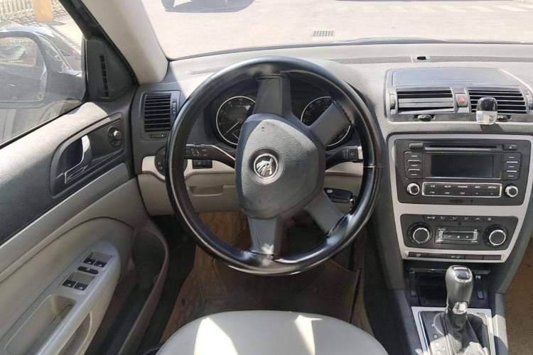 Used Skoda Octavia 2013 1.6L Automatic Yijun Edition Steering Wheel