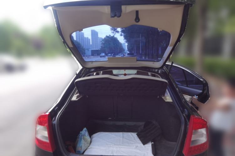 Used Skoda Octavia 2013 1.6L Automatic Yijun Edition Trunk