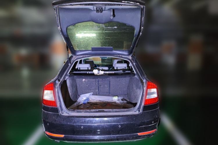 Used Skoda Octavia 2013 1.6L Manual Yijun Edition Trunk