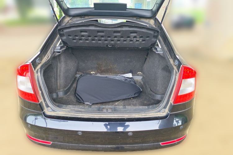 Used Skoda Octavia 2013 1.6L Manual Eado Edition Trunk