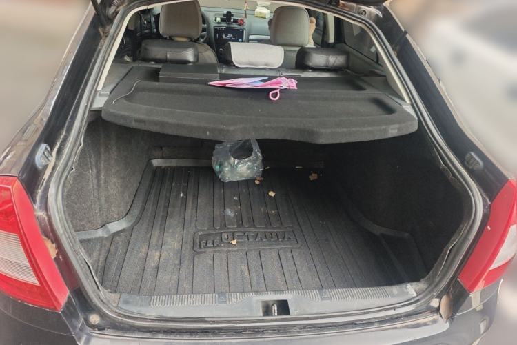Used Skoda Octavia 2013 1.6L Automatic Yijie Edition Trunk