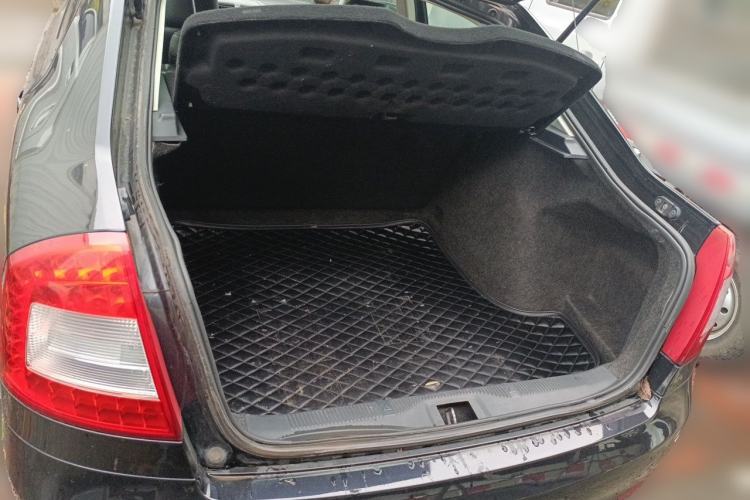 Used Skoda Octavia 2013 2.0L Automatic Yijie Edition Trunk