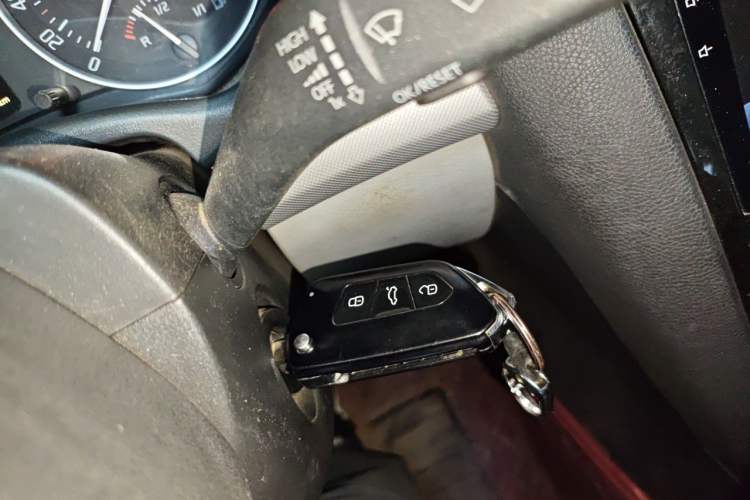 Used Skoda Octavia 2013 1.6L Manual Yijun Edition Vehicle Key