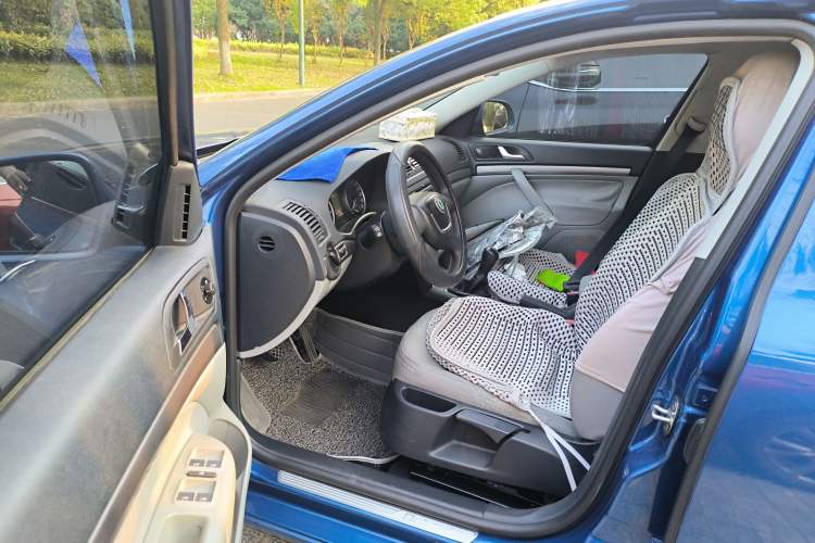 Used Skoda Octavia 2013 1.6L Manual Yijie Edition Driver Seat