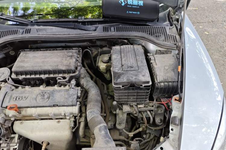 Used Skoda Octavia 2013 1.6L Fifth Anniversary Limited Edition Engine Bay Left