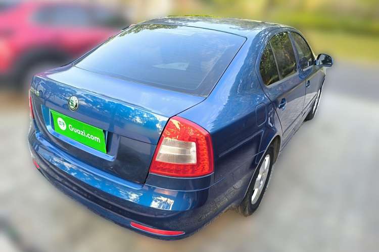 Used Skoda Octavia 2013 1.6L Manual Yijie Edition Rear Right 45 Deg