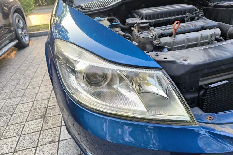 Used Skoda Octavia 2013 1.6L Manual Yijie Edition Right Front Headlight