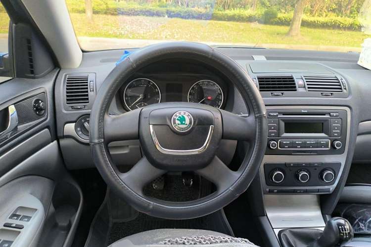 Used Skoda Octavia 2013 1.6L Manual Yijie Edition Steering Wheel