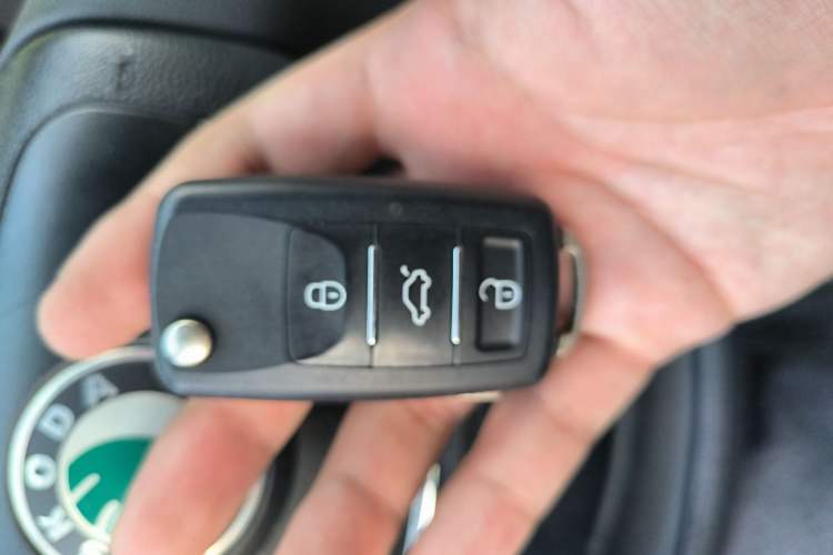 Used Skoda Octavia 2013 1.6L Manual Yijie Edition Vehicle Key