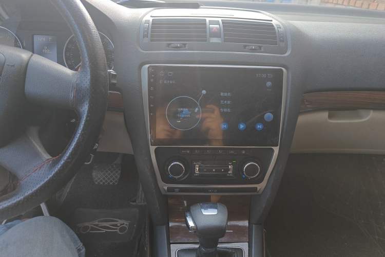 Used Skoda Octavia 2013 1.6L Automatic Yijun Edition Audio And AC Panel