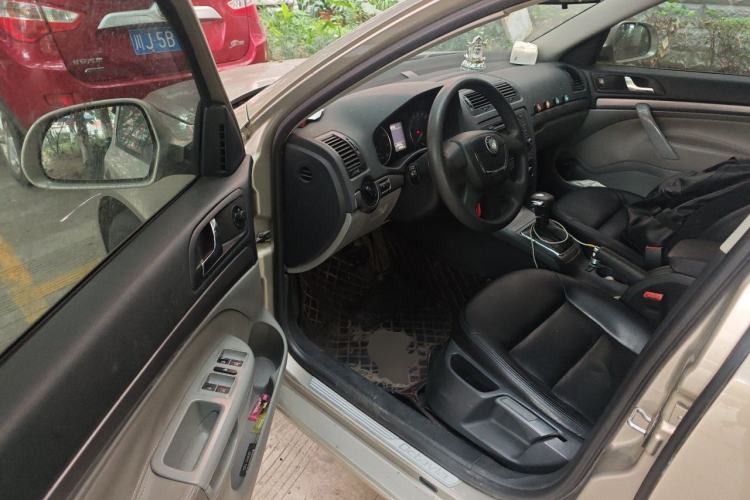 Used Skoda Octavia 2013 1.6L Automatic Yijie Edition Driver Seat