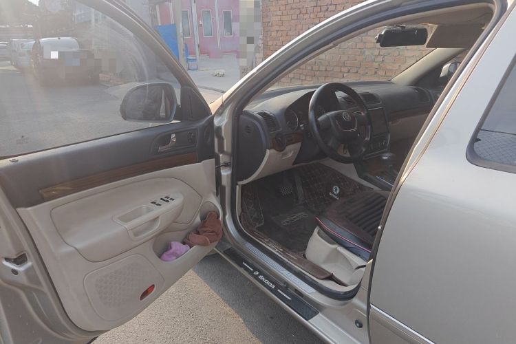 Used Skoda Octavia 2013 1.6L Automatic Yijun Edition Driver Seat
