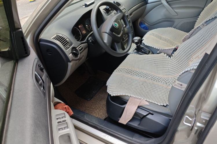 Used Skoda Octavia 2013 1.6L Automatic Yijun Edition Driver Seat
