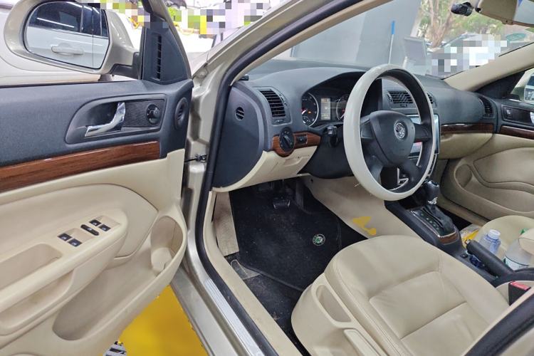 Used Skoda Octavia 2013 1.6L Automatic Yijun Edition Driver Seat