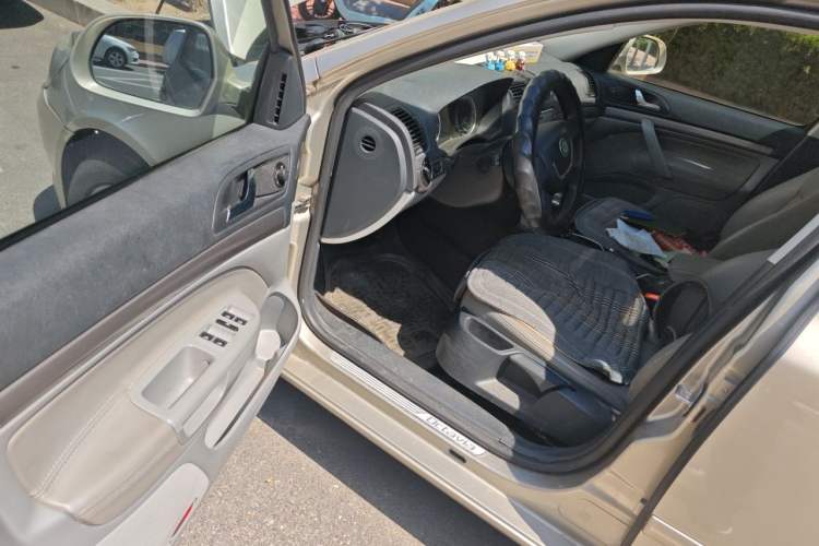 Used Skoda Octavia 2013 1.6L Automatic Yijie Edition Driver Seat