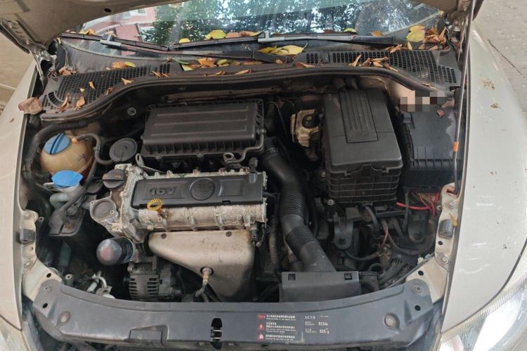 Used Skoda Octavia 2013 1.6L Automatic Yijie Edition Engine Bay