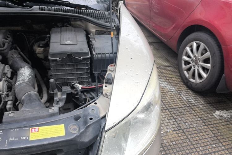 Used Skoda Octavia 2013 1.6L Automatic Yijun Edition Engine Bay Left