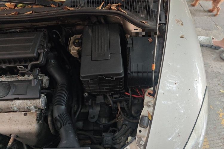 Used Skoda Octavia 2013 1.6L Automatic Yijie Edition Engine Bay Left