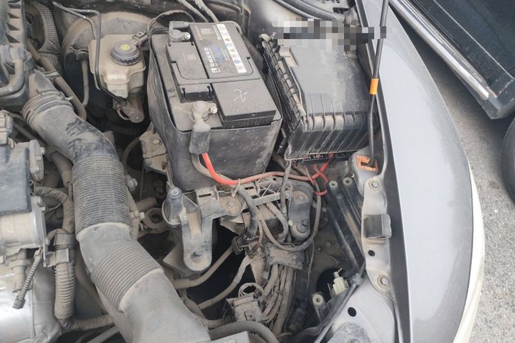 Used Skoda Octavia 2013 1.6L Manual Yijie Edition Engine Bay Left