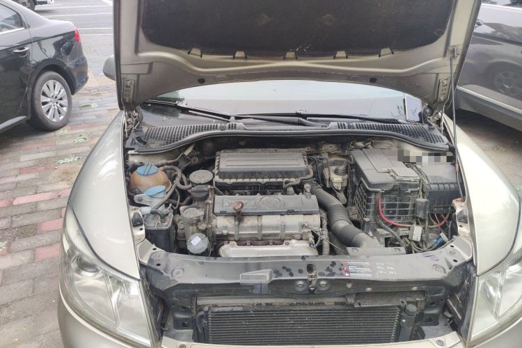 Used Skoda Octavia 2013 1.6L Automatic Yijun Edition Engine Bay Right