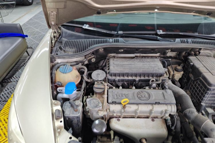 Used Skoda Octavia 2013 1.6L Automatic Yijun Edition Engine Bay Right