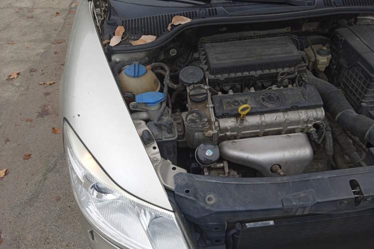 Used Skoda Octavia 2013 1.6L Automatic Elegance Edition Engine Bay Right
