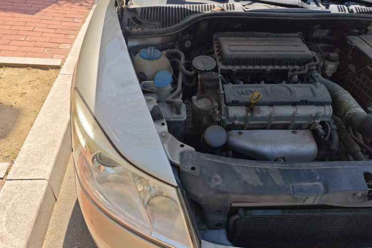 Used Skoda Octavia 2013 1.6L Automatic Yijie Edition Engine Bay Right