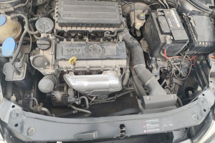 Used Skoda Octavia 2013 1.6L Manual Yijie Edition Engine Bay