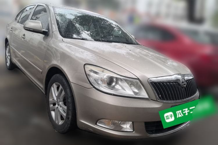 Used Skoda Octavia 2013 1.6L Automatic Yijun Edition Front Right 45 Deg