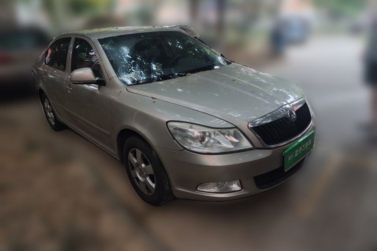 Used Skoda Octavia 2013 1.6L Automatic Yijie Edition Front Right 45 Deg