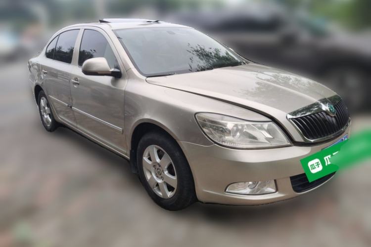 Used Skoda Octavia 2013 1.6L Automatic Yijun Edition Front Right 45 Deg