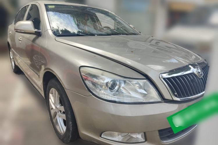 Used Skoda Octavia 2013 1.6L Automatic Yijun Edition Front Right 45 Deg