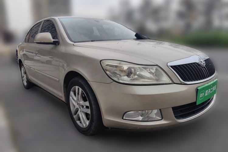 Used Skoda Octavia 2013 1.6L Automatic Yijun Edition Front Right 45 Deg