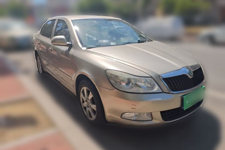 Used Skoda Octavia 2013 1.6L Automatic Yijie Edition Front Right 45 Deg