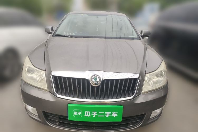 Used Skoda Octavia 2013 1.6L Manual Yijie Edition Front