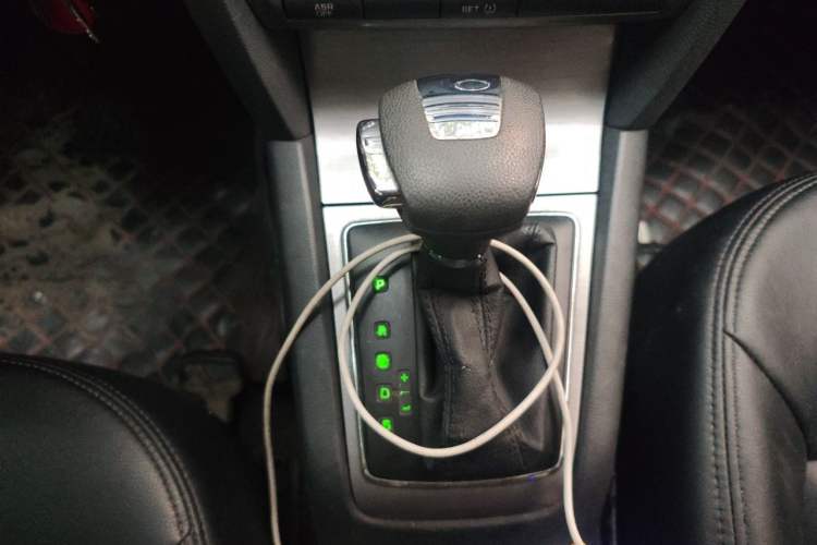 Used Skoda Octavia 2013 1.6L Automatic Yijie Edition Gear Lever