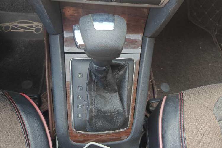 Used Skoda Octavia 2013 1.6L Automatic Yijun Edition Gear Lever