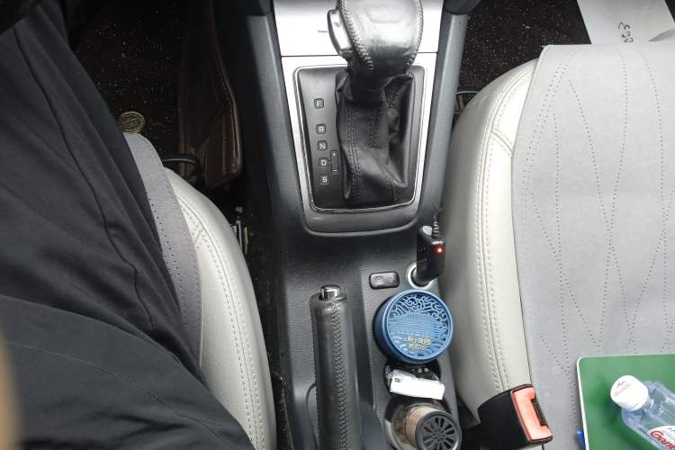 Used Skoda Octavia 2013 1.6L Automatic Elegance Edition Gear Lever