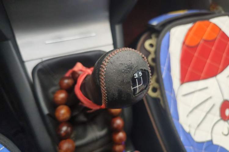 Used Skoda Octavia 2013 1.6L Manual Yijie Edition Gear Lever