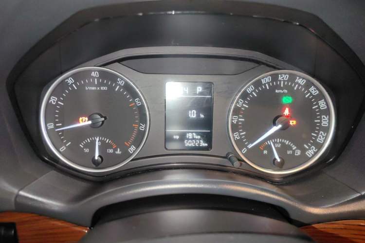 Used Skoda Octavia 2013 1.6L Automatic Yijun Edition Instrument Cluster